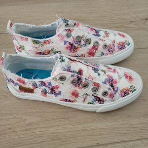 Blowfish Malibu Slip On Sneakers Floral Starbella Women's 7 NIB NEW White Pink